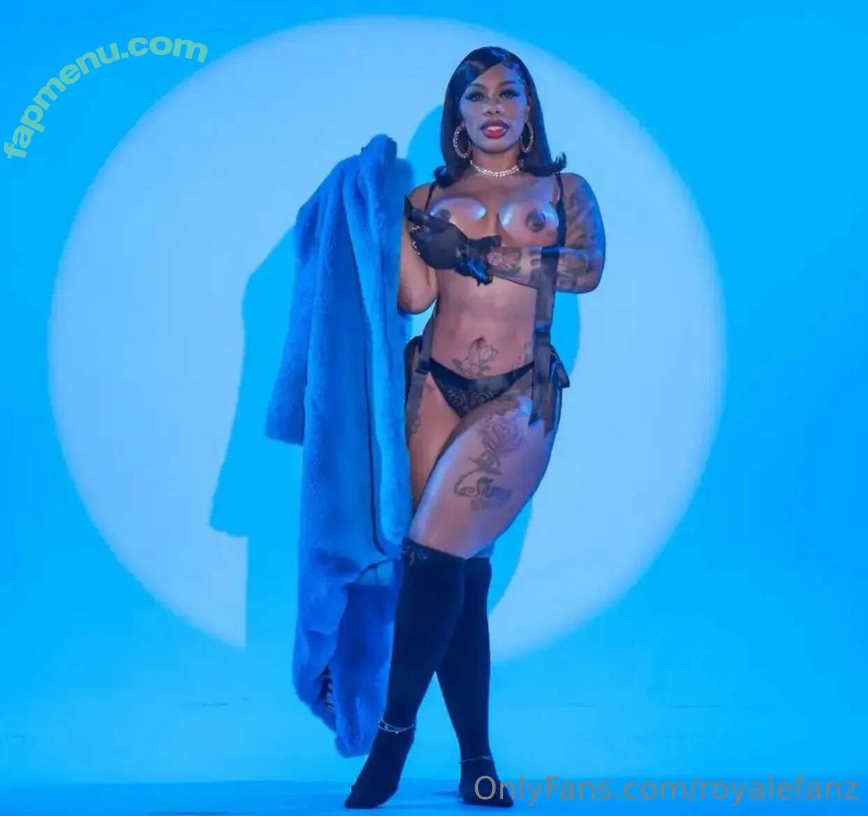 royalefanz nude photo #0004 (royalefanz)
