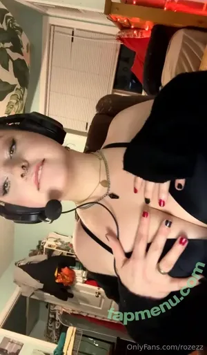 rozezz / roserozezz nude photo #0007