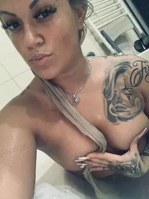 rozsacinti / cintia_rozsa_ nude photo #0027