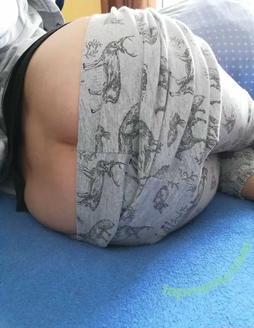 rrenfrii nude photo #0006 (_.renfri._)