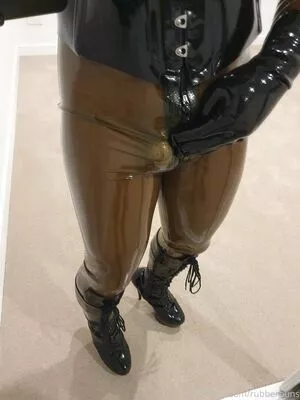 rubberbuns / rubber_buns nude photo #0001