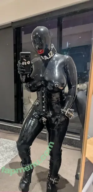 rubberbuns / rubber_buns nude photo #0076