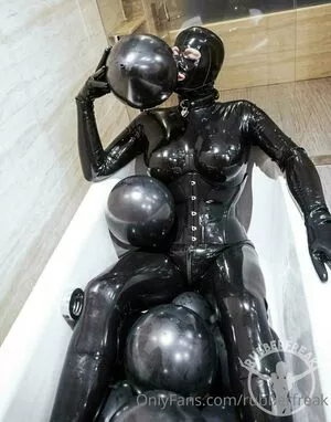 rubberfreak / rubber.freak nude photo #0036