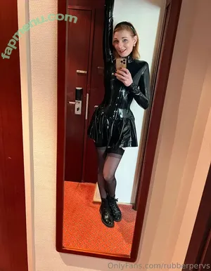 rubberpervs / rubber_p3rvs nude photo #0003
