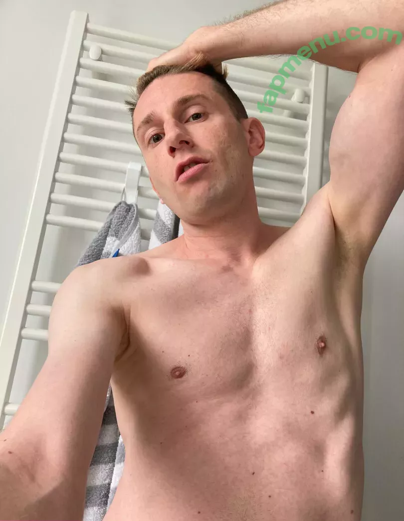 rubberskaterboy nude photo #0003 (rubberskaterboy)