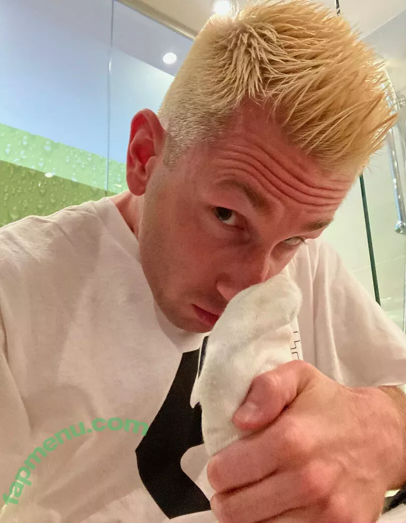rubberskaterboy nude photo #0037 (rubberskaterboy)