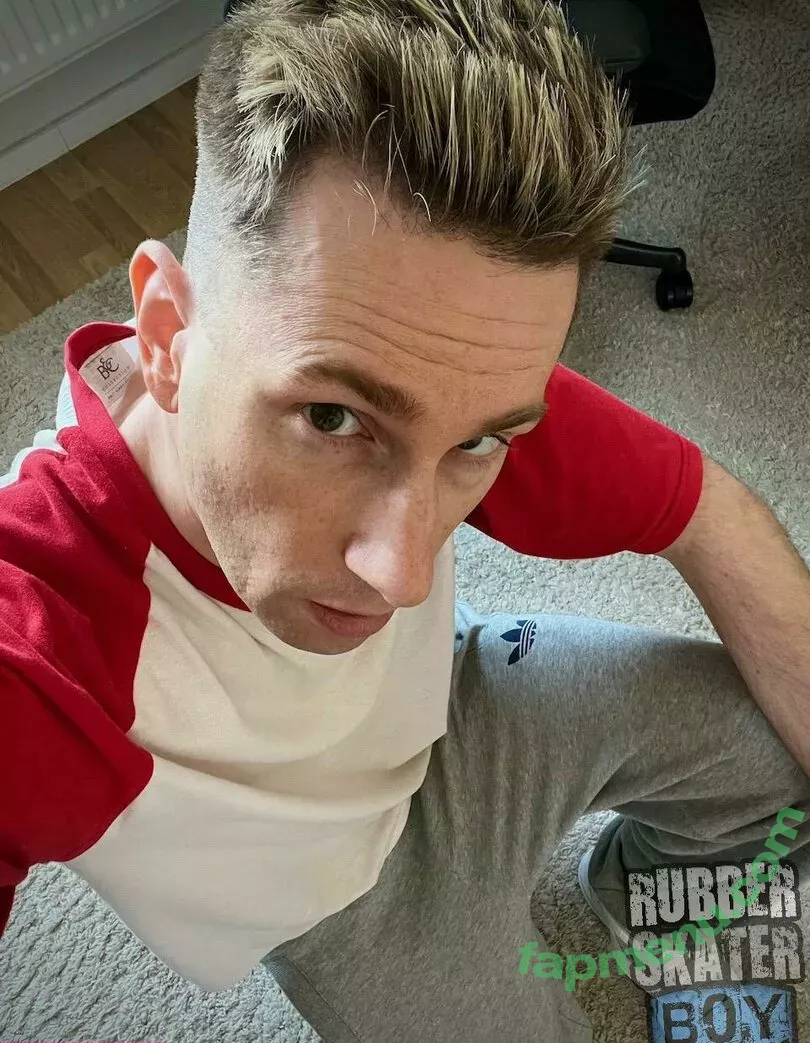 rubberskaterboy nude photo #0177 (rubberskaterboy)