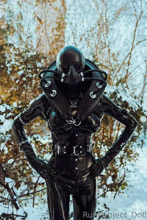rubbobject_doll / fetishour_plus nude photo #0023