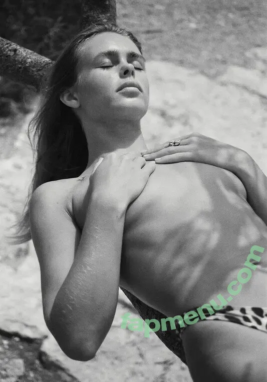 Ruby Kelly nude photo #0078 (Rubeeykelly / eatmoreartproject / ruby.kelly.73 / rubykellll)