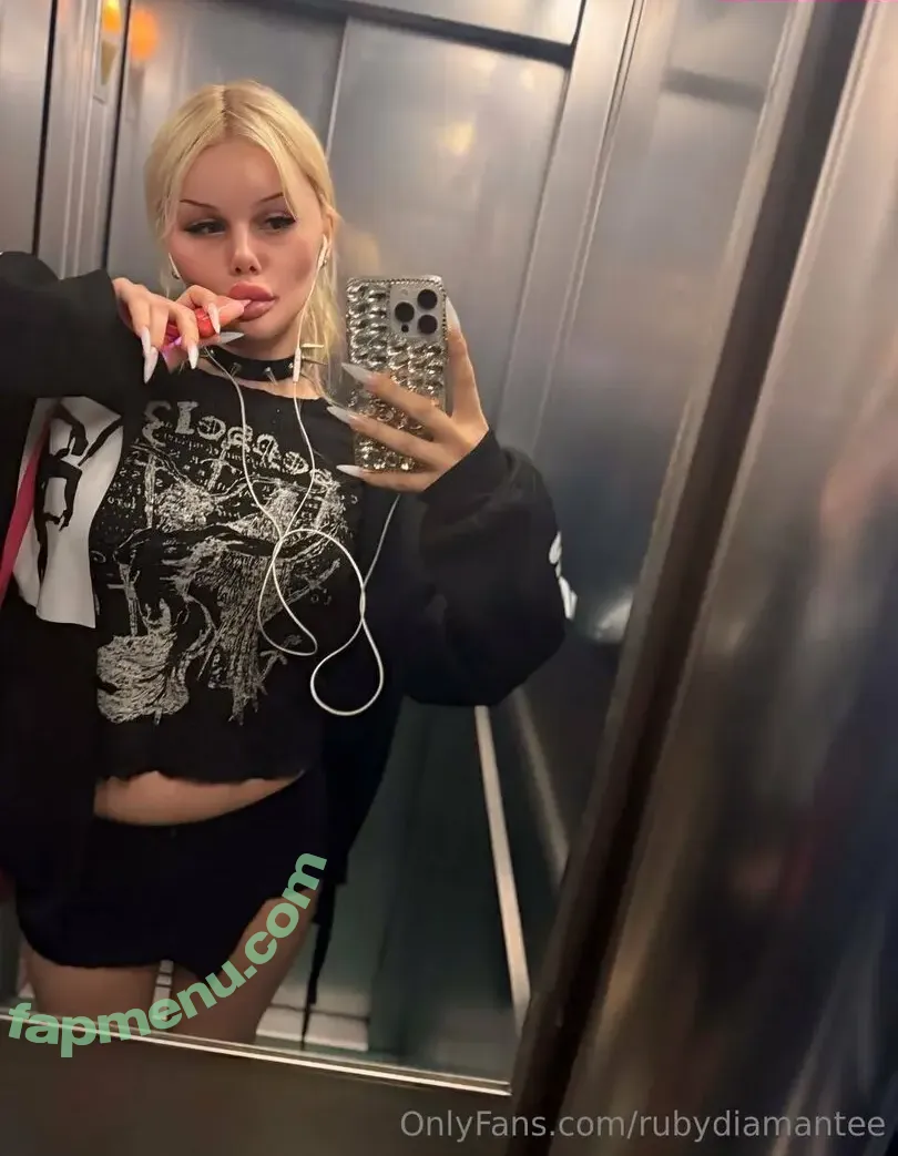 rubydiamantee nude photo #0121 (rubydiamanttee)