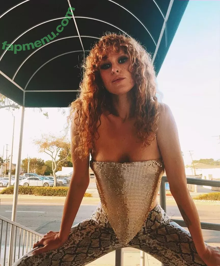 Rumer Willis nude photo #0200 (RumerWillis / therue)