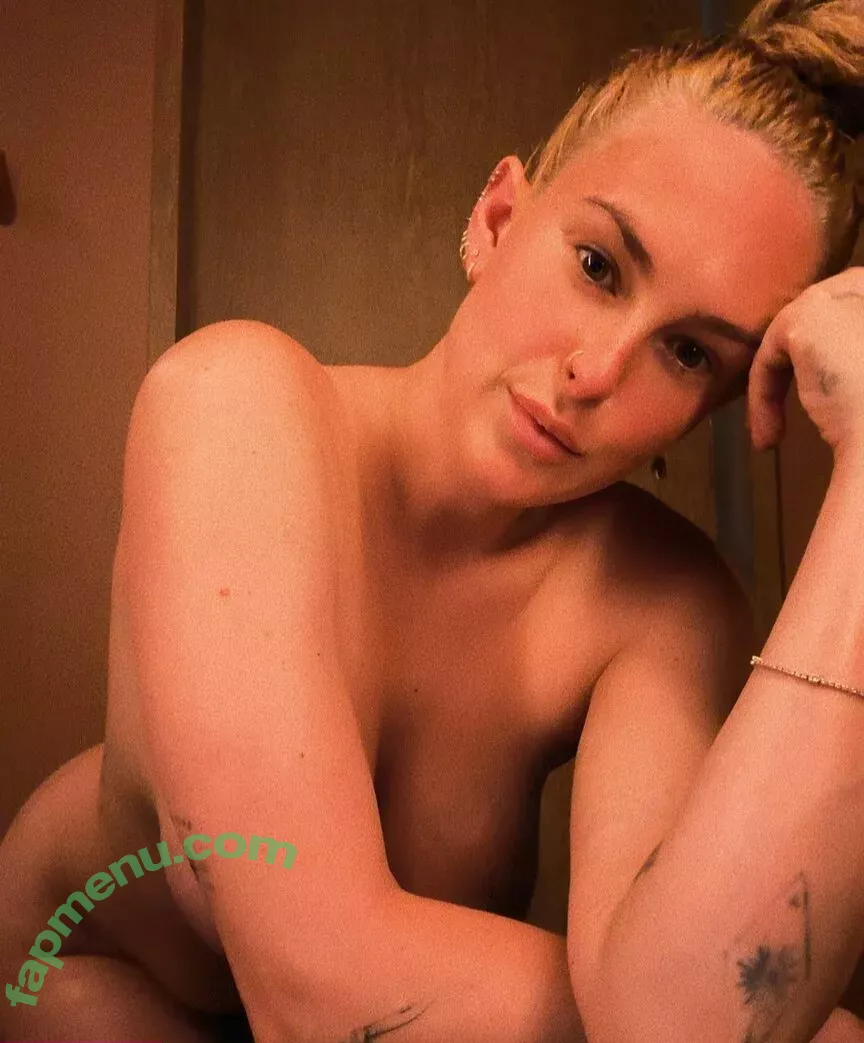 Rumer Willis nude photo #0203 (RumerWillis / therue)