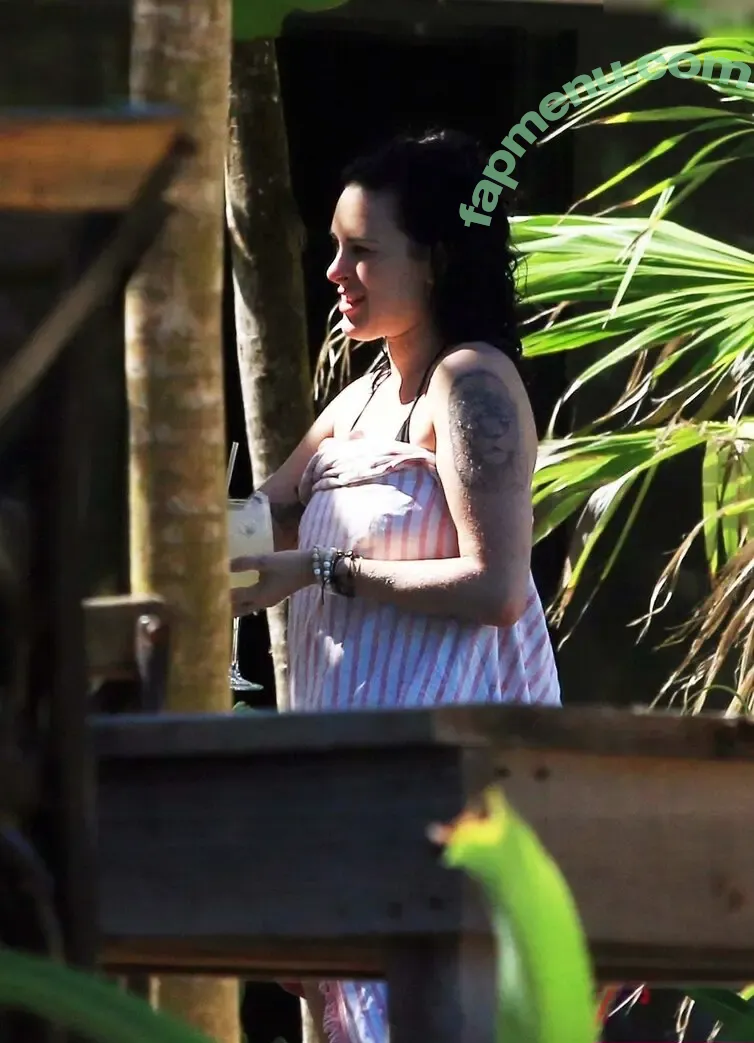 Rumer Willis nude photo #0614 (RumerWillis / therue)