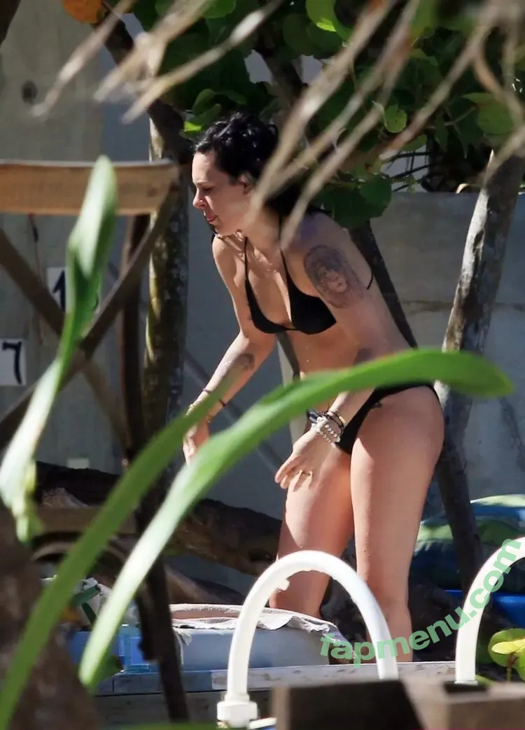 Rumer Willis nude photo #0617 (RumerWillis / therue)