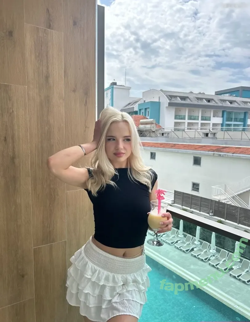 Russianlucy nude photo #0002 (Russianlucy)