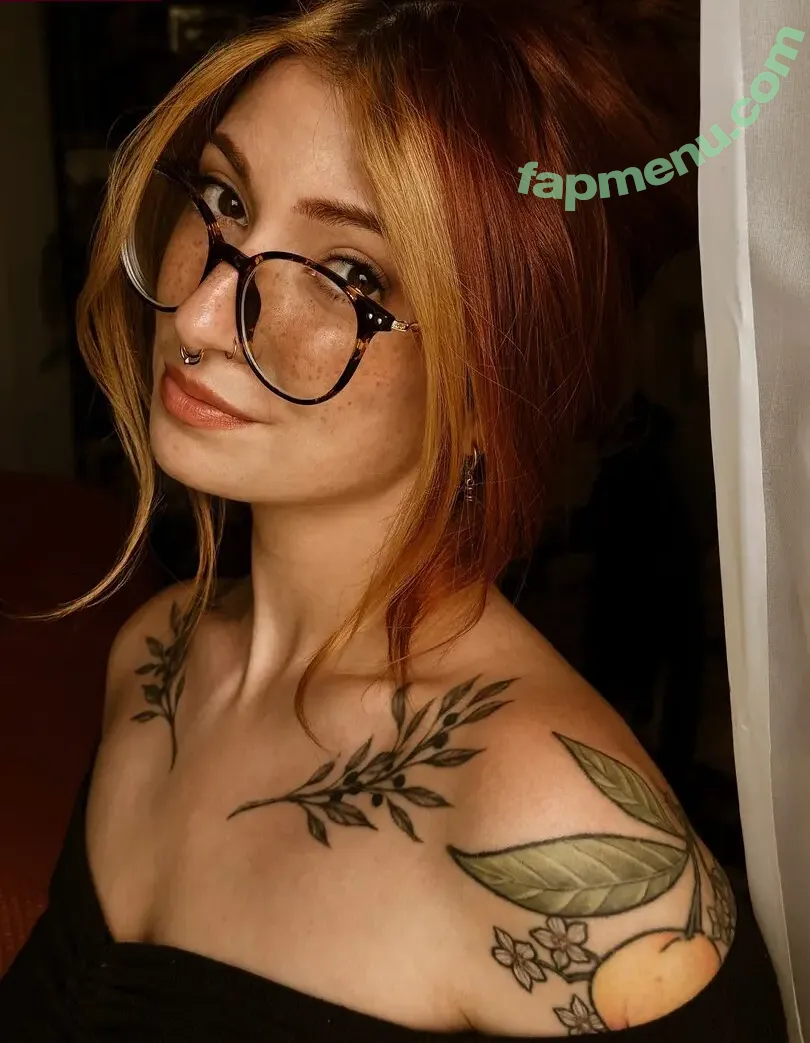 Rvne.fox nude photo #0020 (Hannah)