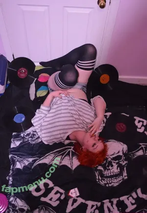 RxdKittxn / itchinforsomestitchin nude photo #0172