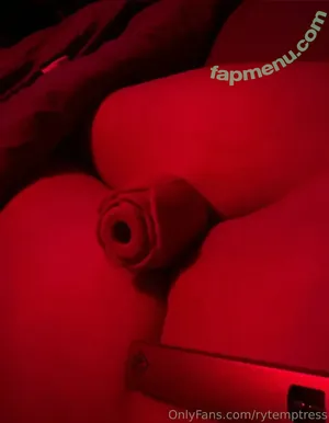 nude photo #0002