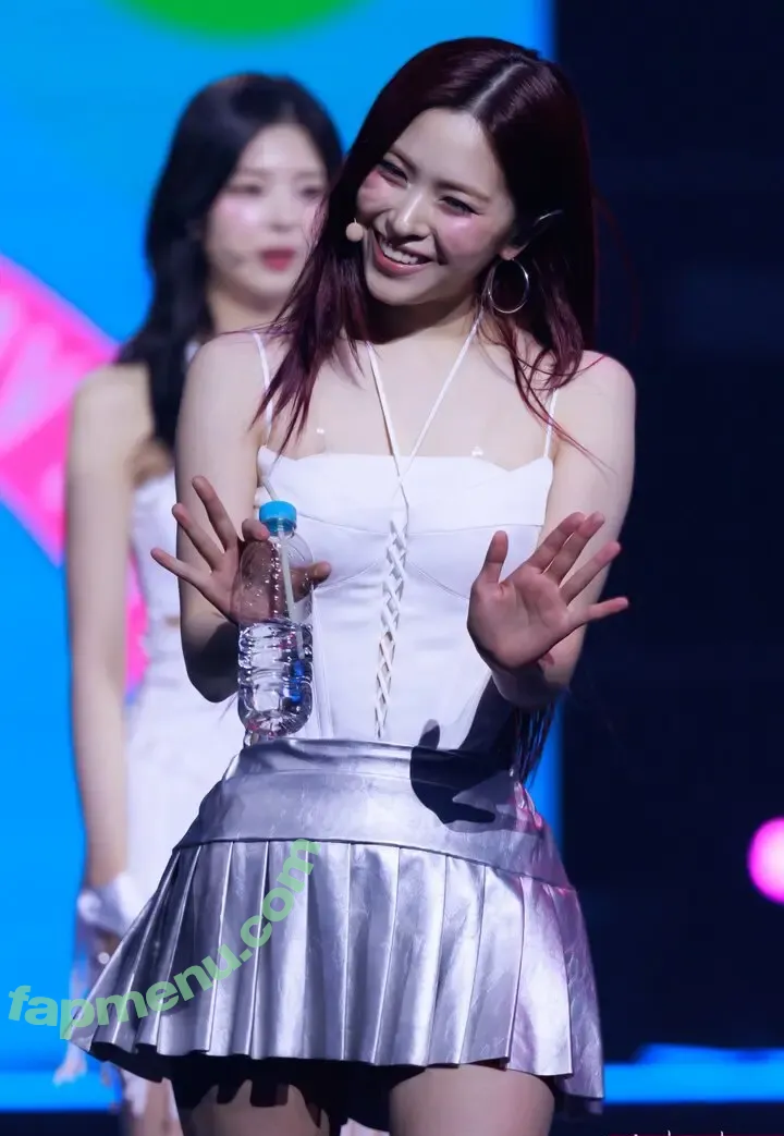 Ryujin nude photo #0091 (ITZY (신류진 / Shin Ryu-jin / iamfinethankyouandryu)