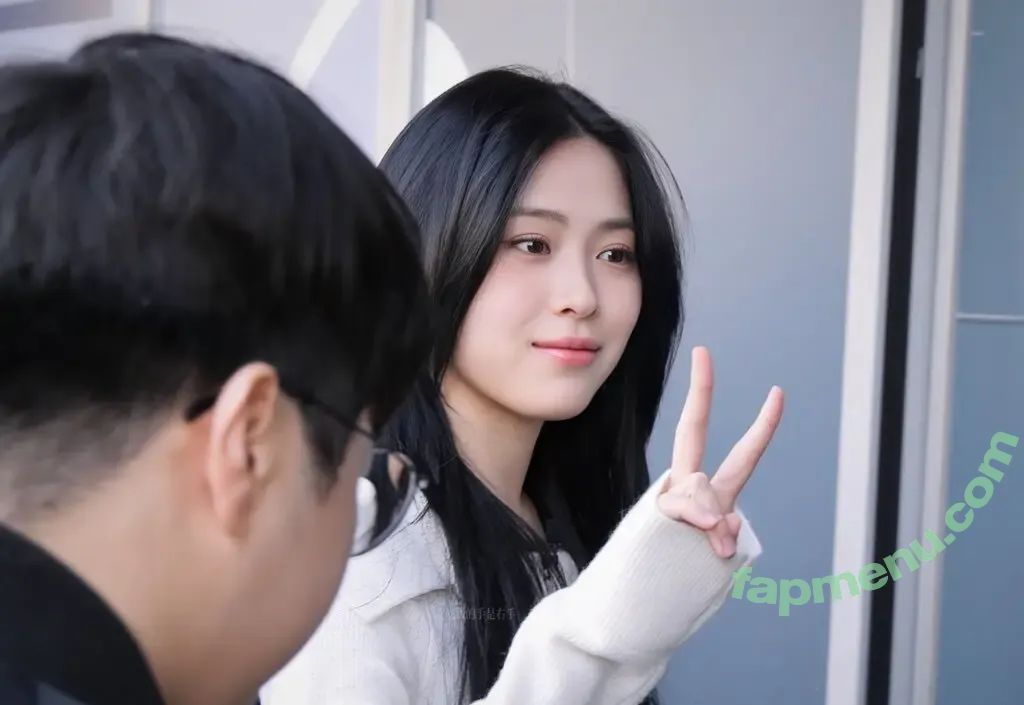 Ryujin nude photo #0190 (ITZY (신류진 / Shin Ryu-jin / iamfinethankyouandryu)