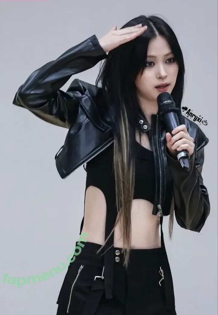 Ryujin nude photo #0204 (ITZY (신류진 / Shin Ryu-jin / iamfinethankyouandryu)