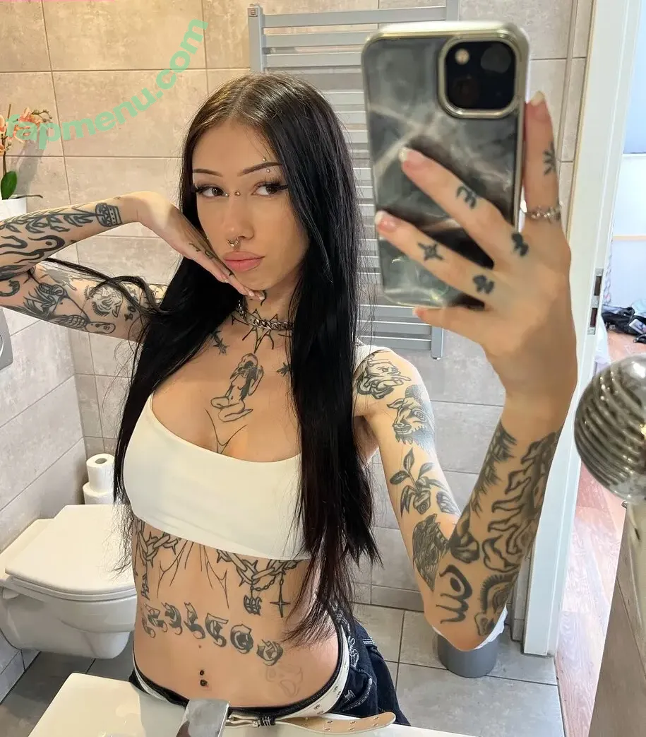 s11phie nude photo #0011 (s11phie)