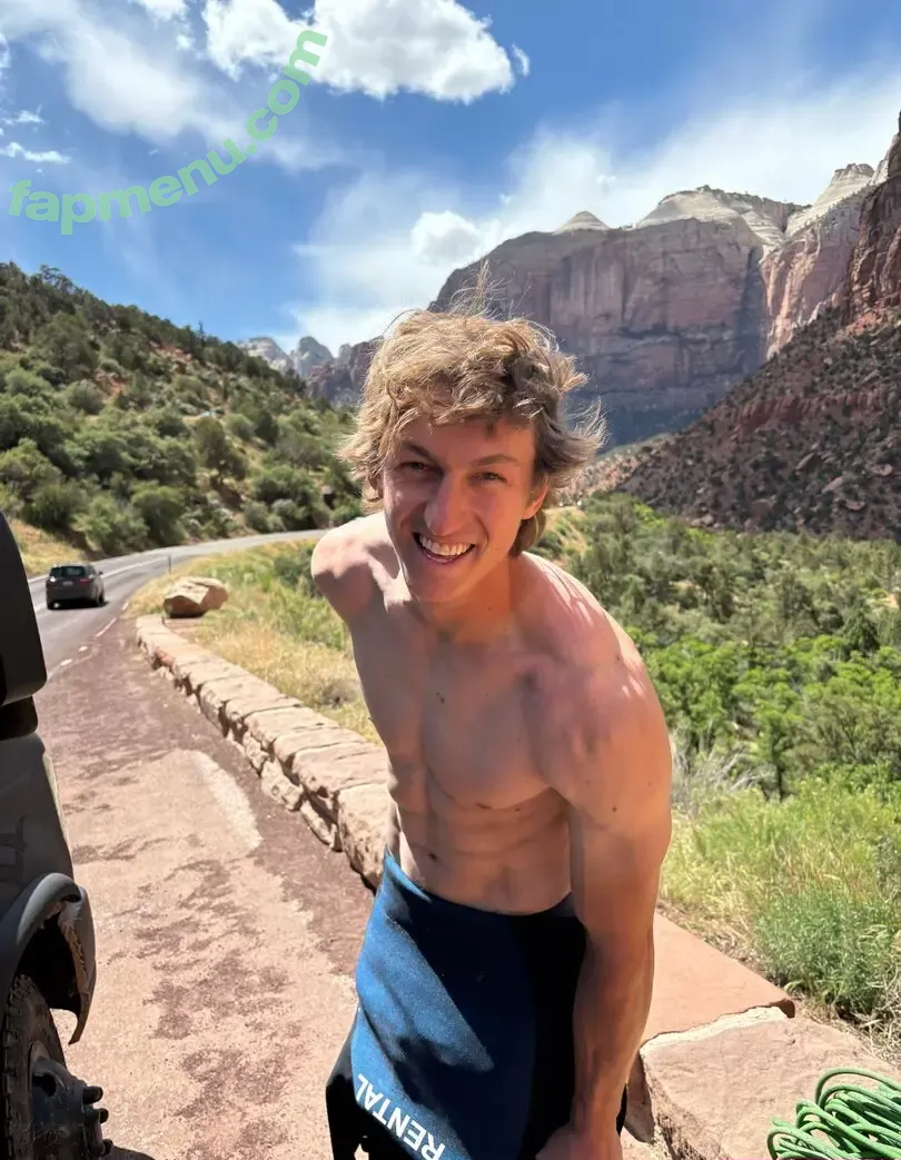 s1monpetrikov nude photo #0008 (s1monpetrikov)