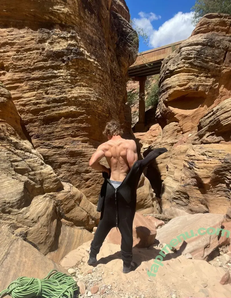 s1monpetrikov nude photo #0009 (s1monpetrikov)