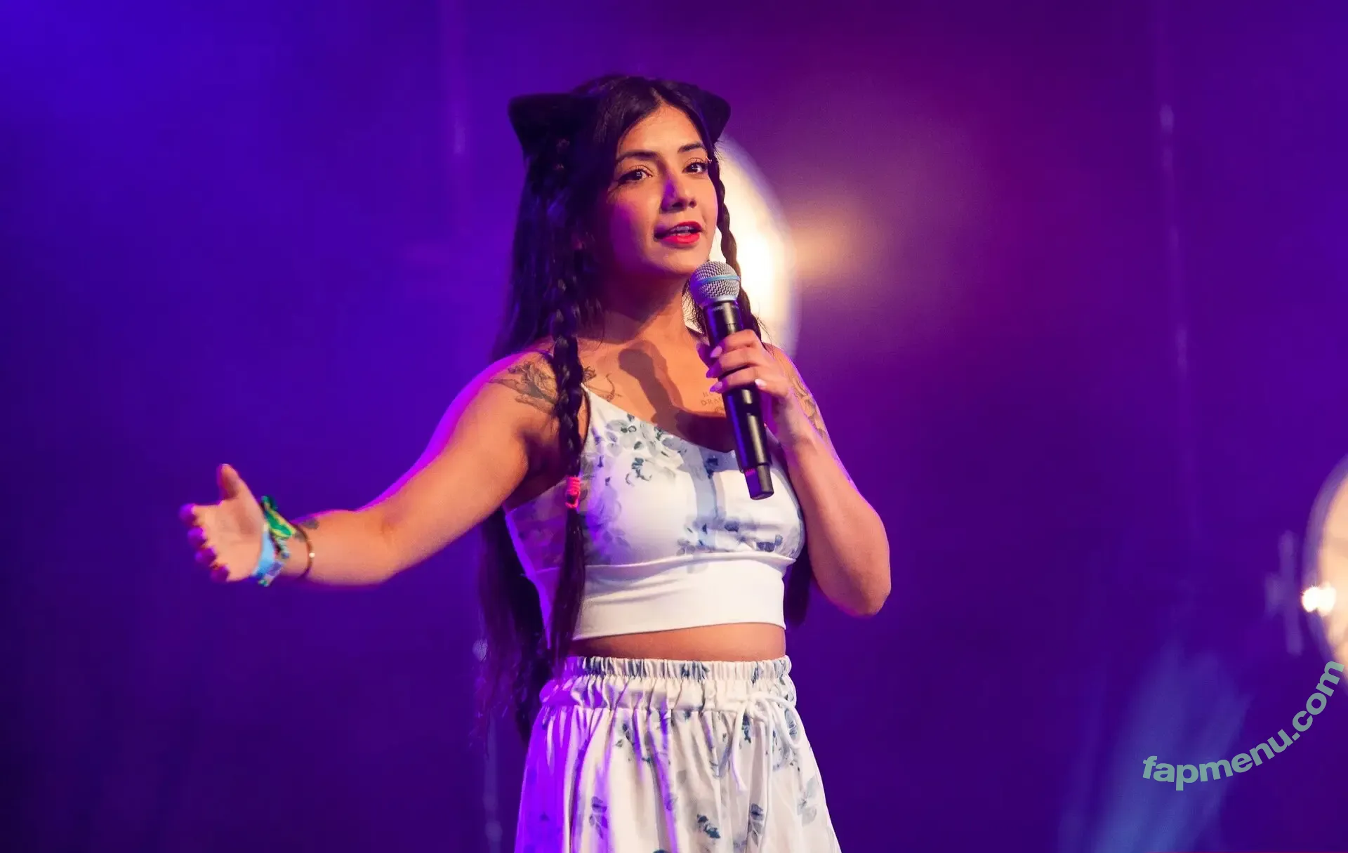 Saaniya Abbas nude photo #0003 (Saaniya Abbas)