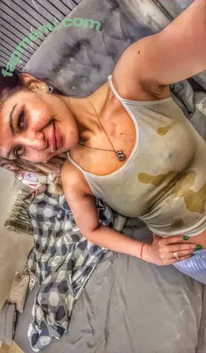 Saanya Khatter / Saanyaakhatterr nude photo #0004