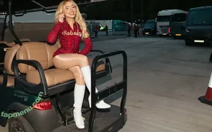 Sabrina Carpenter / sabrinacarpenter nude photo #0021