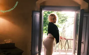 Sabrina Carpenter / sabrinacarpenter nude photo #0061