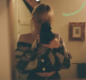 Sabrina Carpenter / sabrinacarpenter nude photo #0083