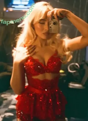 Sabrina Carpenter / sabrinacarpenter nude photo #0350