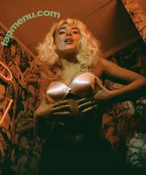 Sabrina Carpenter / sabrinacarpenter nude photo #0407