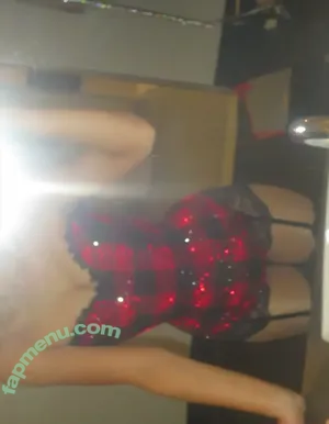 Sabrina Carpenter / sabrinacarpenter nude photo #0906