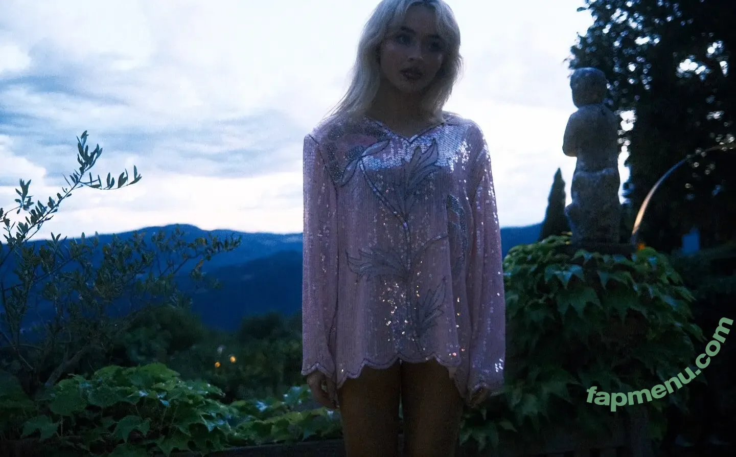 Sabrina Carpenter nude photo #0053 (sabrinacarpenter)