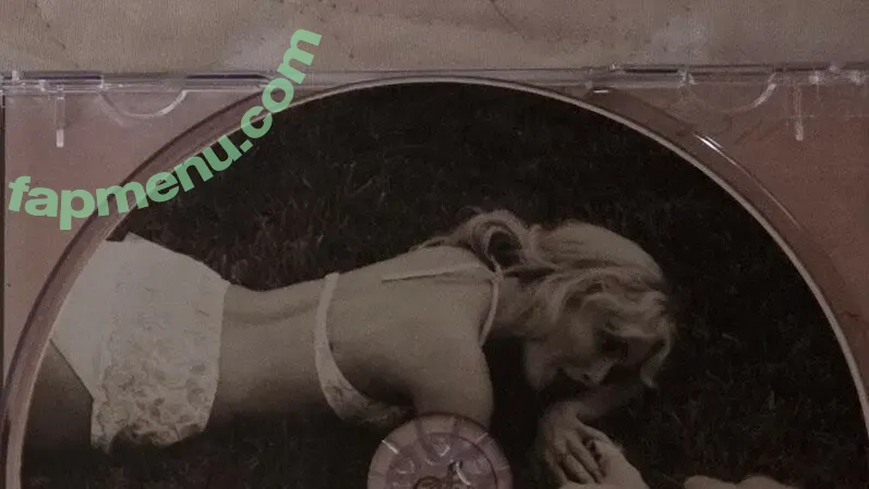 Sabrina Carpenter nude photo #0143 (sabrinacarpenter)