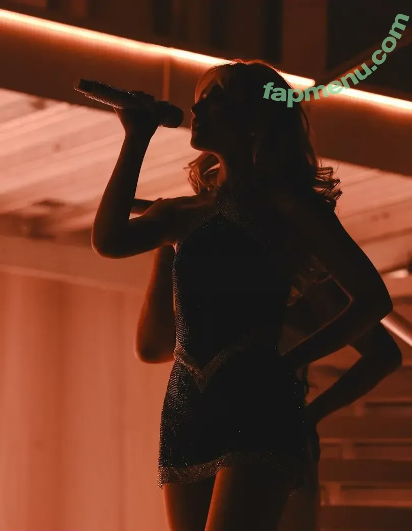 Sabrina Carpenter nude photo #0899 (sabrinacarpenter)