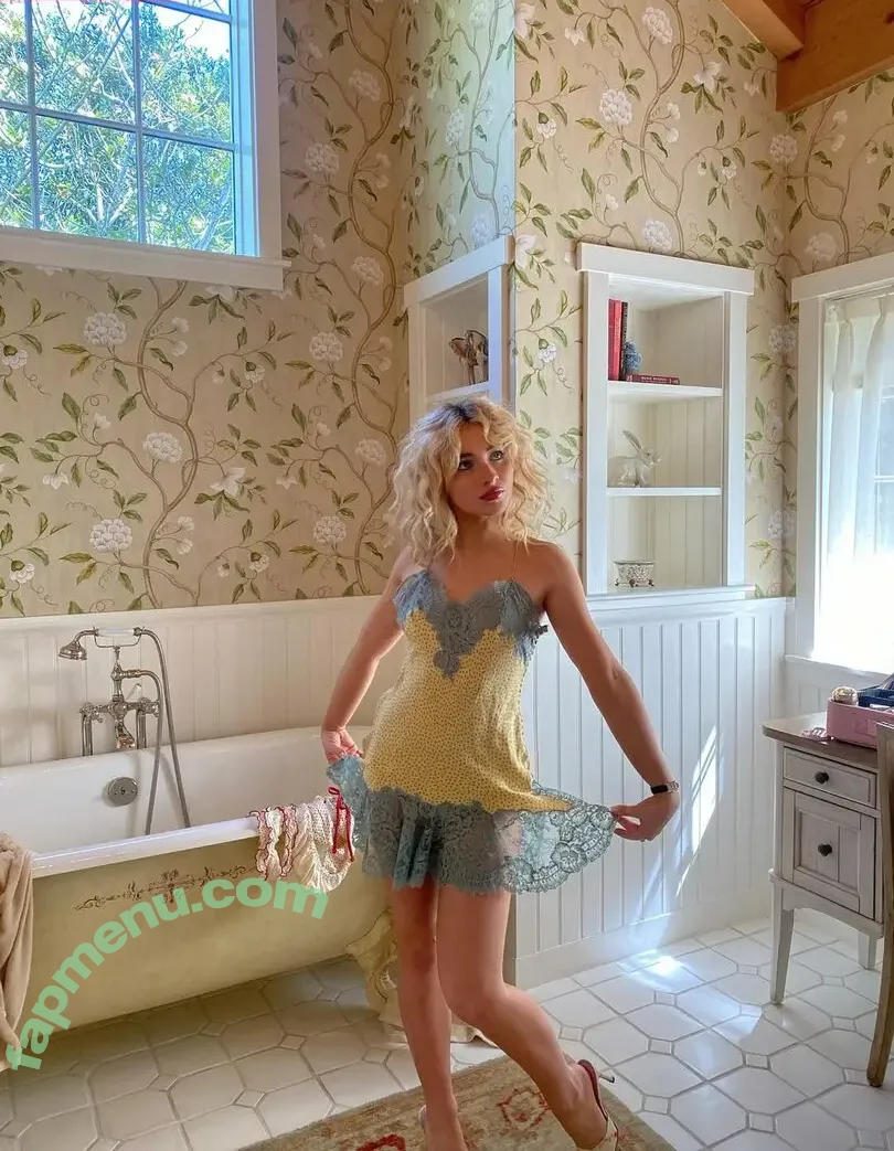 Sabrina Carpenter nude photo #1312 (SabrinaAnnLynn / sabrinacarpenter)