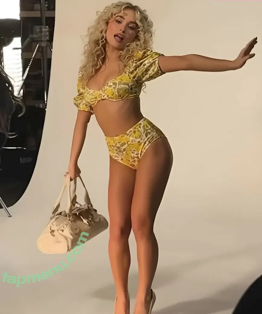 Sabrina Carpenter nude photo #1683 (SabrinaAnnLynn / sabrinacarpenter)