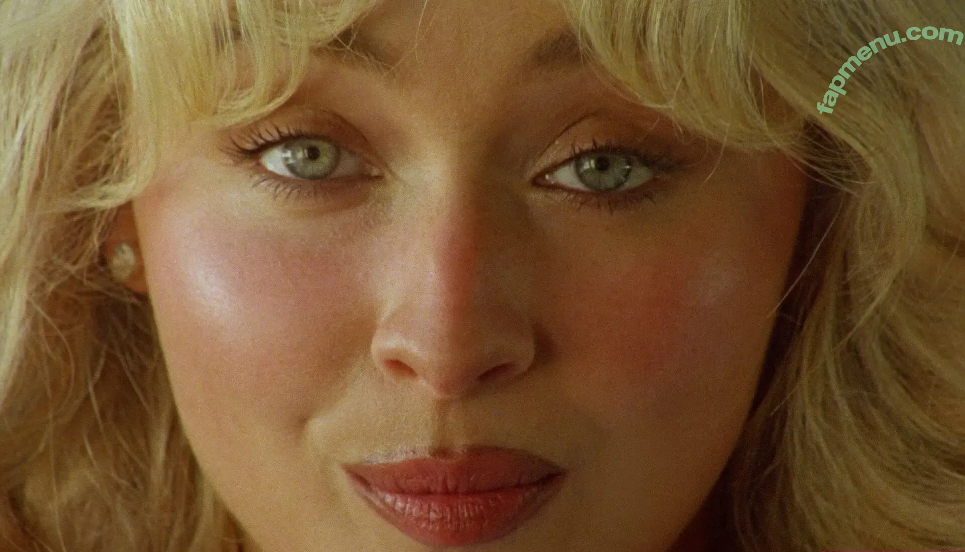 Sabrina Carpenter nude photo #1798 (SabrinaAnnLynn / sabrinacarpenter)