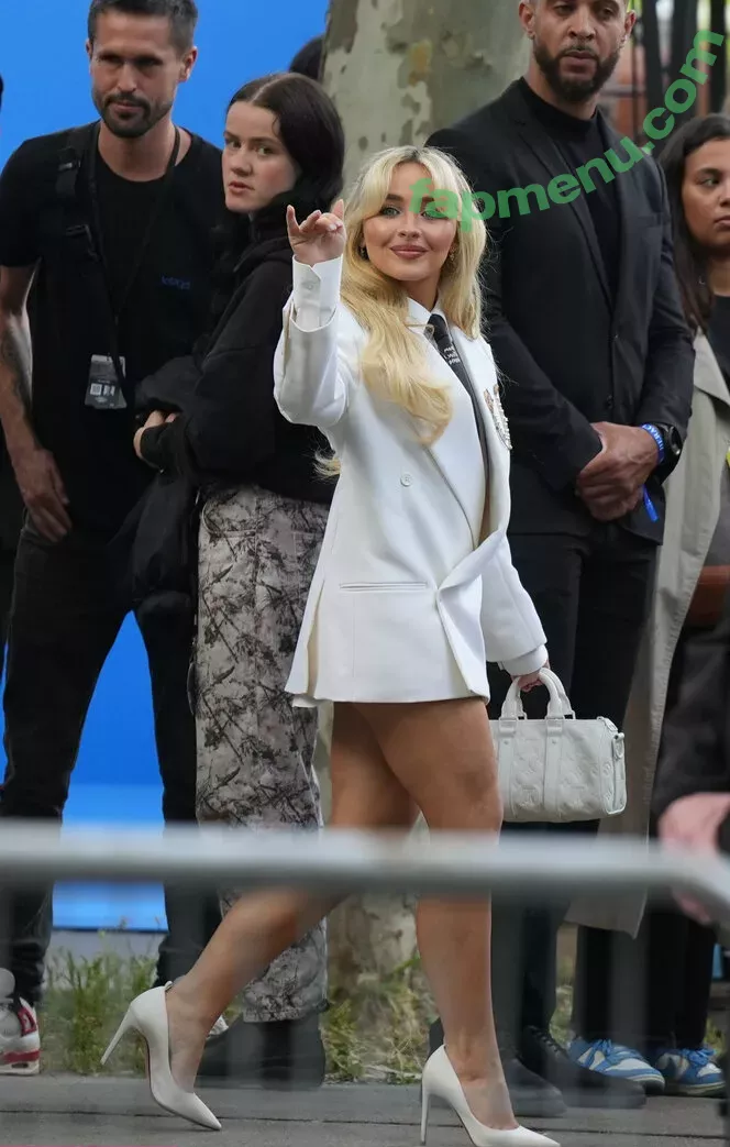 Sabrina Carpenter nude photo #2779 (sabrinacarpenter)