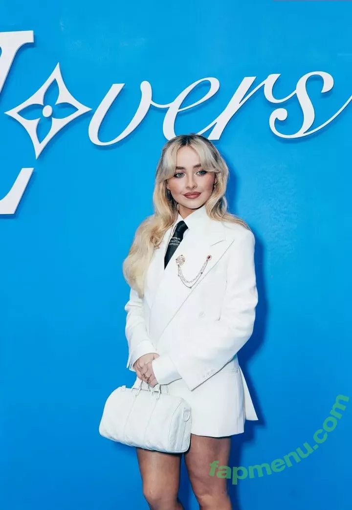 Sabrina Carpenter nude photo #2788 (sabrinacarpenter)