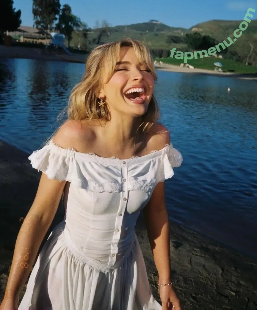 Sabrina Carpenter nude photo #4784 (sabrinacarpenter)