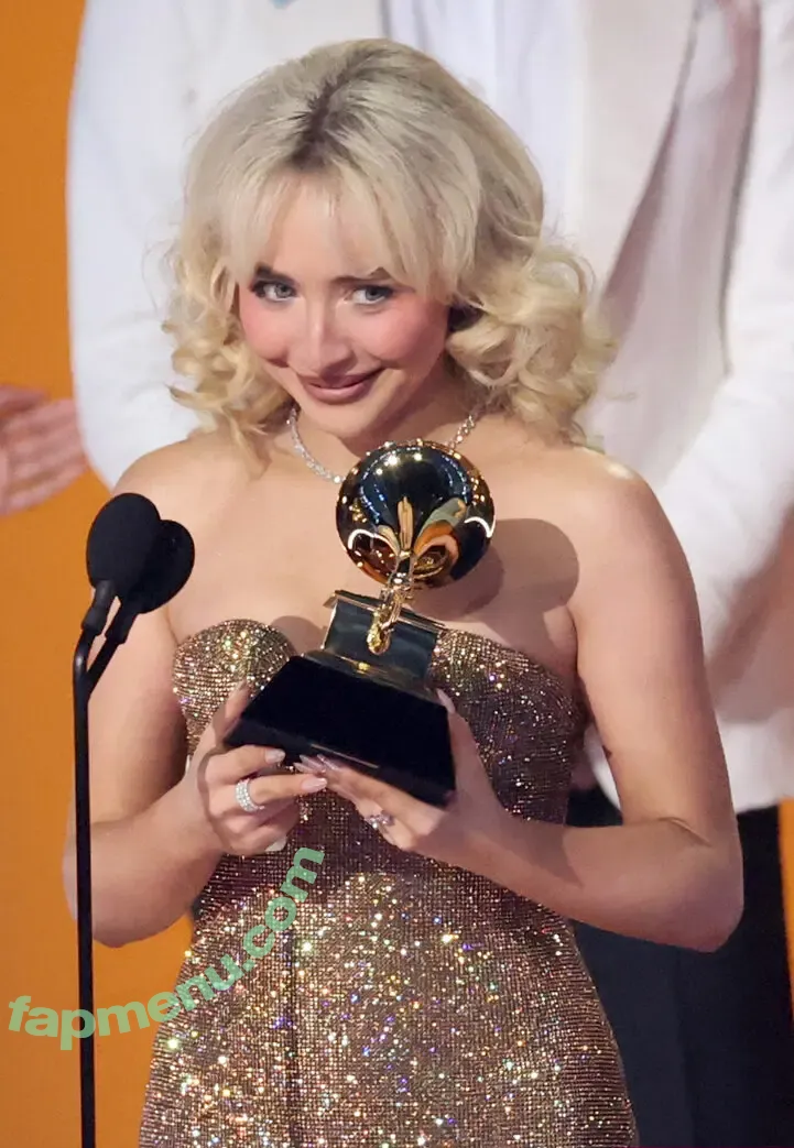 Sabrina Carpenter nude photo #4831 (sabrinacarpenter)