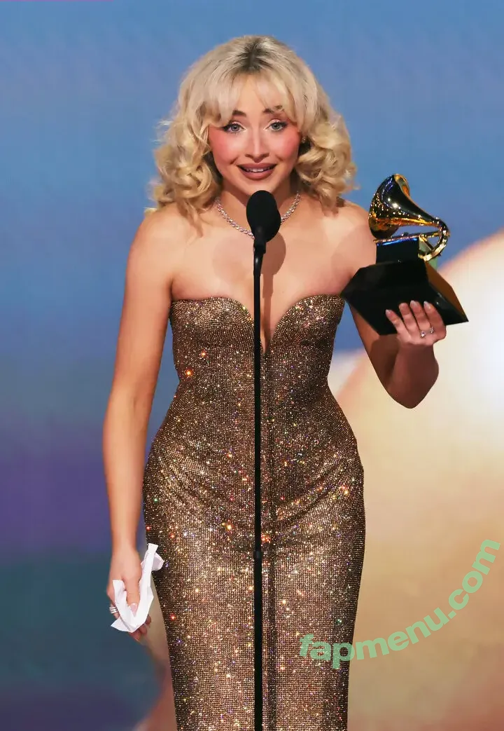 Sabrina Carpenter nude photo #4832 (sabrinacarpenter)