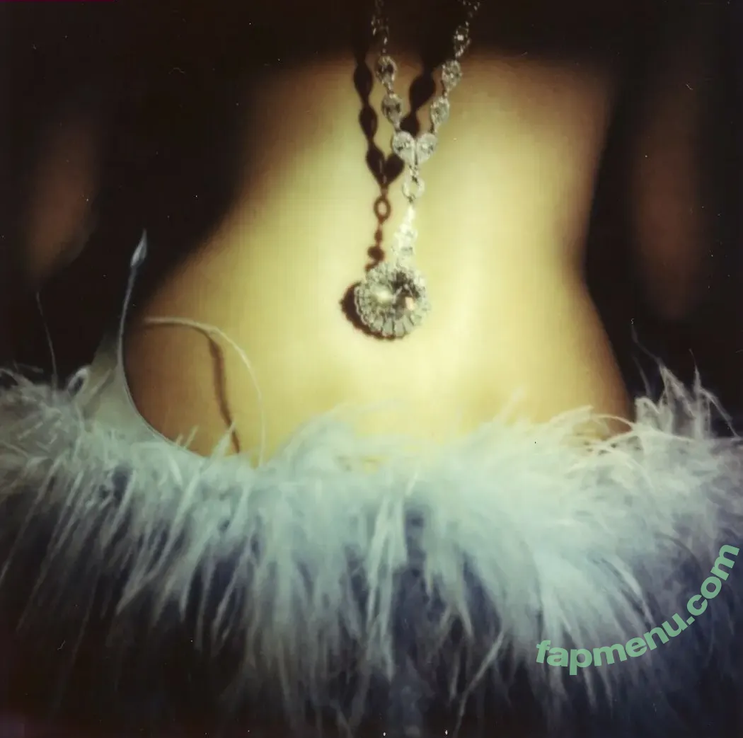 Sabrina Carpenter nude photo #4984 (sabrinacarpenter)