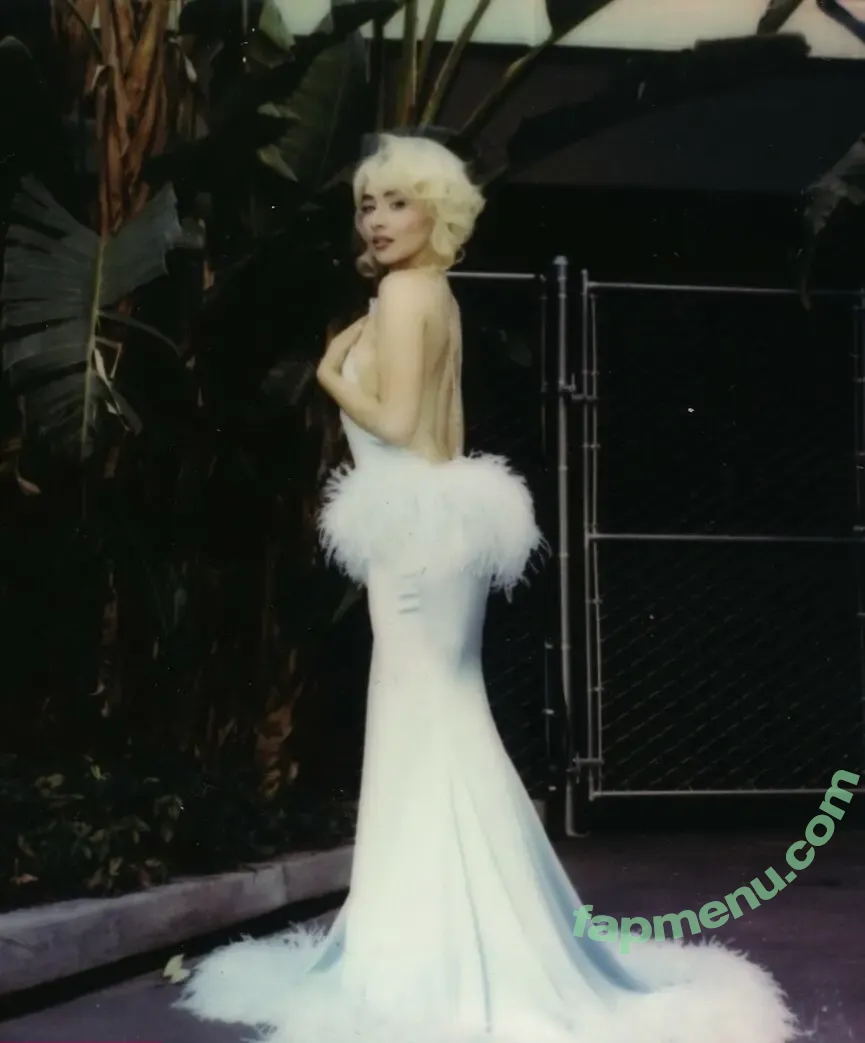 Sabrina Carpenter nude photo #4985 (sabrinacarpenter)