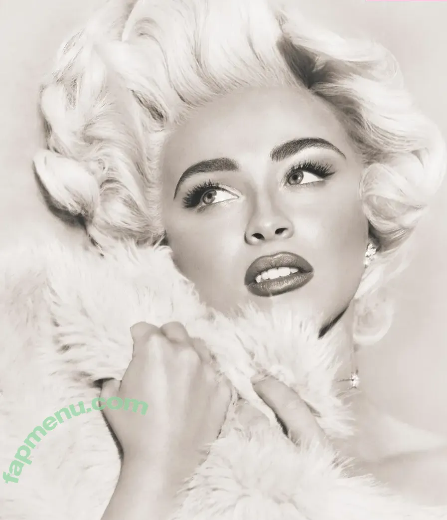 Sabrina Carpenter nude photo #4988 (sabrinacarpenter)